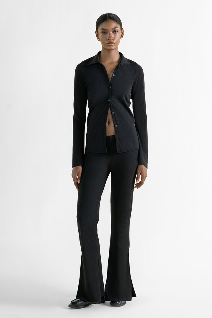 RIBBED PANTS IN BLACK.