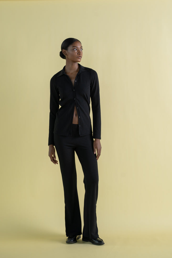 RIBBED PANTS IN BLACK.